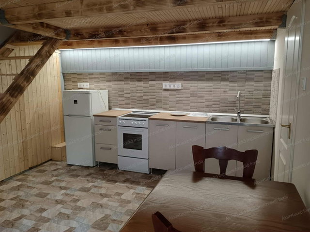 Kiadó téglalakás, albérlet, Kaposváron 120 E Ft / hó, 1 szobás