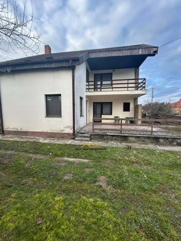 Eladó családi ház, Nagybajomban, Kossuth utcában 27 M Ft