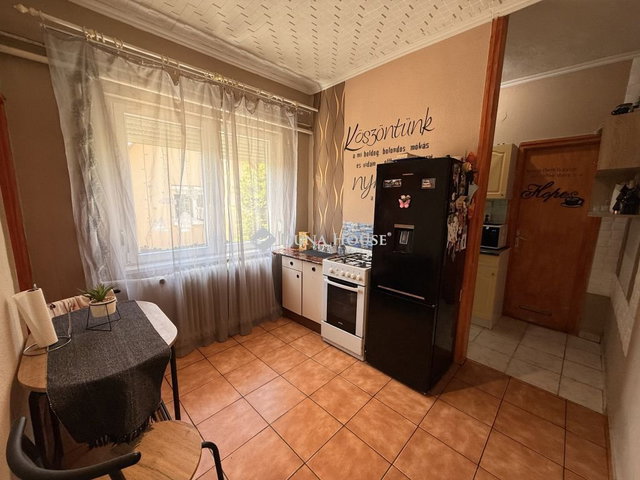 Eladó családi ház, Békéscsabán 44 M Ft, 2 szobás
