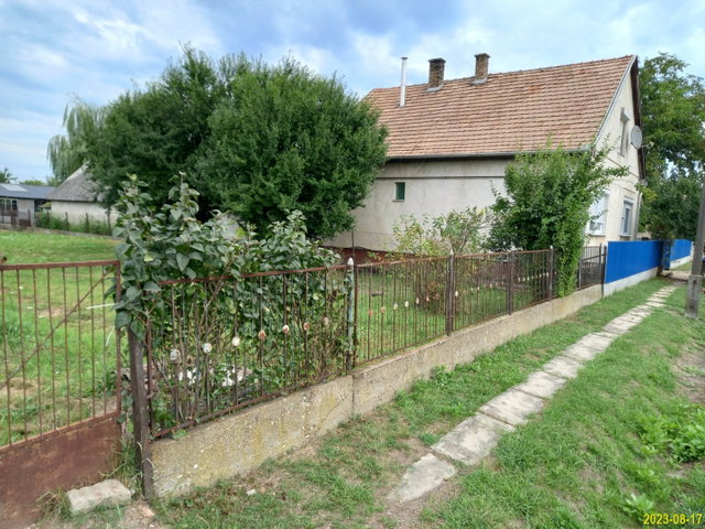 Eladó telek, Tiszacsegén, Dobó utcában 2.37 M Ft