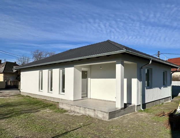 Eladó családi ház, Szigetszentmiklóson 132.999 M Ft, 5 szobás