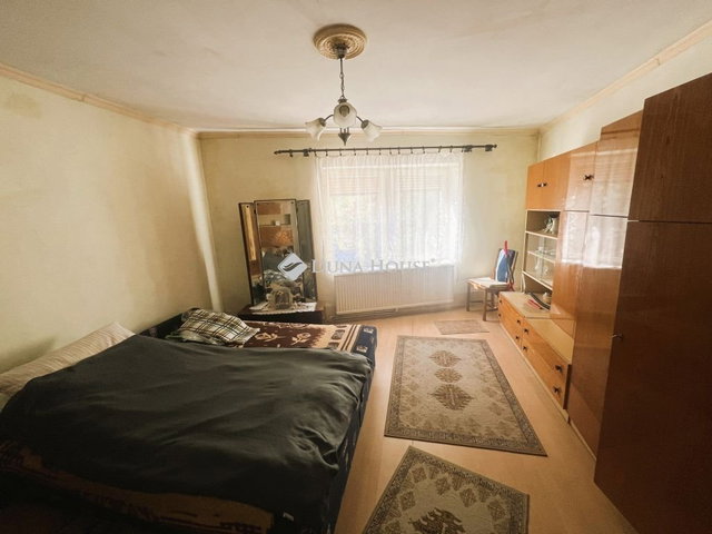 Eladó családi ház, Dorogon 37 M Ft, 2 szobás