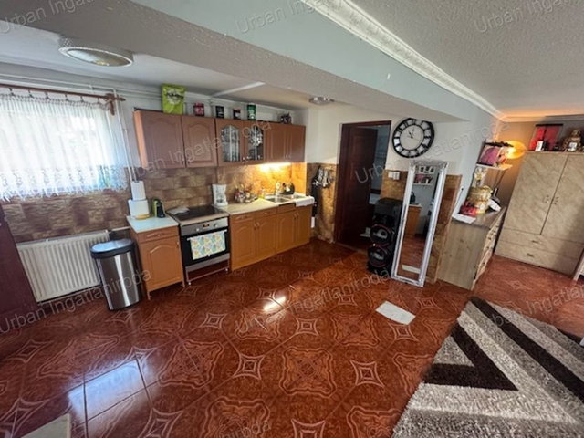 Eladó téglalakás, Budapesten, XI. kerületben 81.9 M Ft, 3 szobás