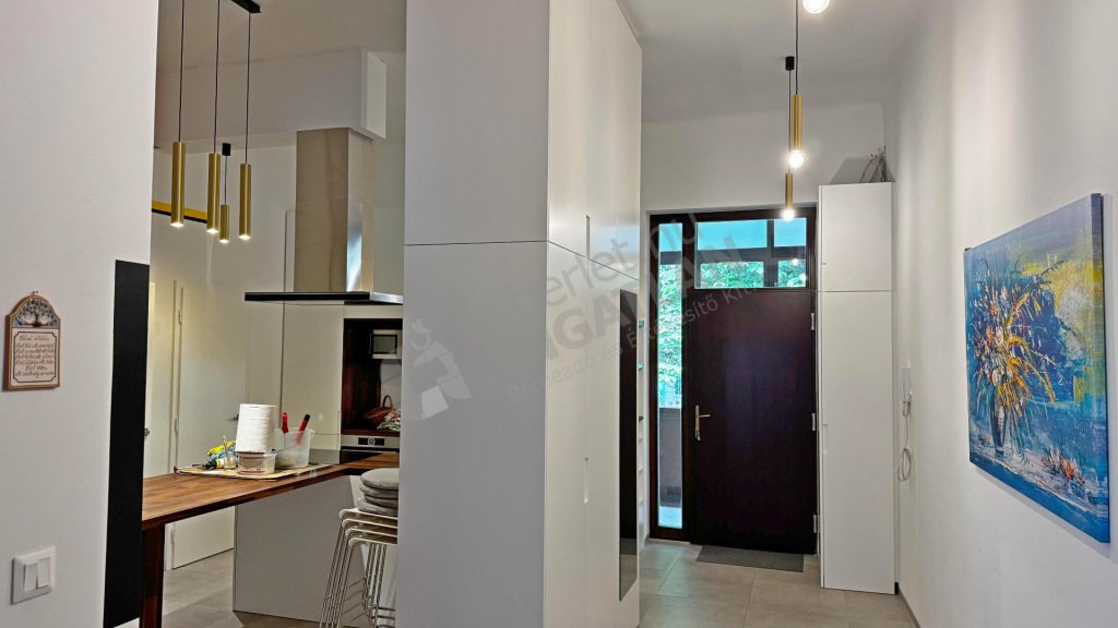 3 bed · 122m² · 450.000 ft