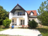 Eladó családi ház, Badacsonytomajon 210 M Ft, 8 szobás
