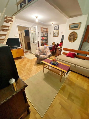 Eladó téglalakás, Budapesten, VI. kerületben, Nagymező utcában