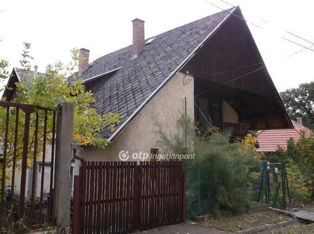 Eladó családi ház, Gyöngyösön 109 M Ft, 6 szobás
