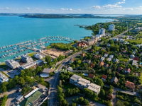Eladó téglalakás, Balatonfüreden 274.911 M Ft, 4 szobás