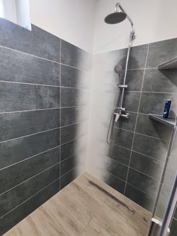 Eladó téglalakás, Komlón 24.99 M Ft, 2+2 szobás