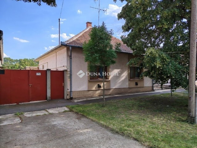 Eladó családi ház, Békéscsabán 44.5 M Ft, 2 szobás
