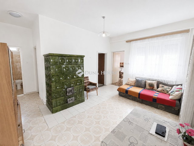Eladó családi ház, Dunaszegen 72.99 M Ft, 4 szobás