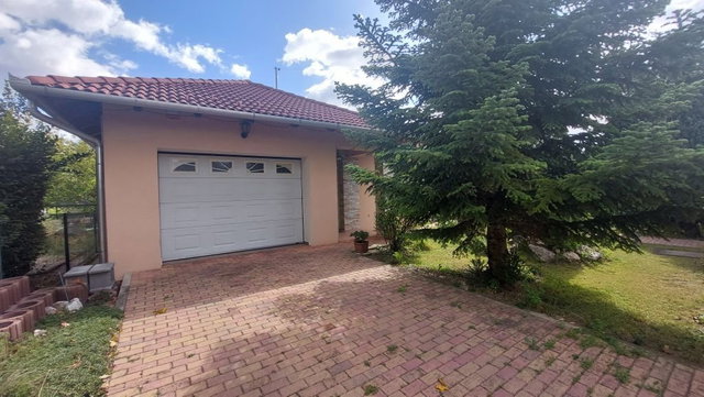 Eladó családi ház, Százhalombattán 161.9 M Ft, 5 szobás