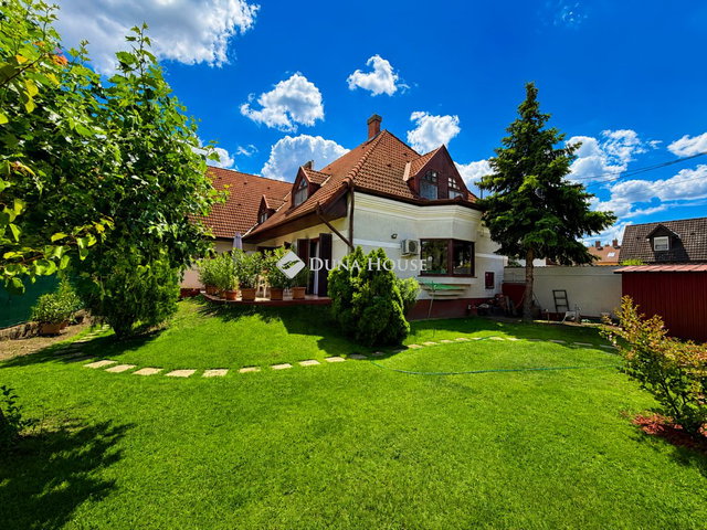 Eladó családi ház, Kecskeméten 199.89 M Ft, 8 szobás
