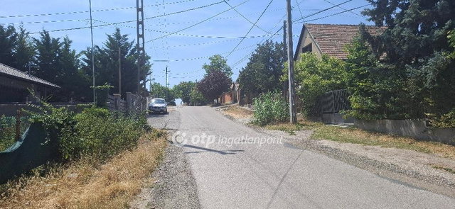Eladó családi ház, Érden 42 M Ft, 2 szobás