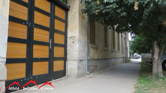 Eladó családi ház, Békéscsabán, Szarvasi úton 44.9 M Ft