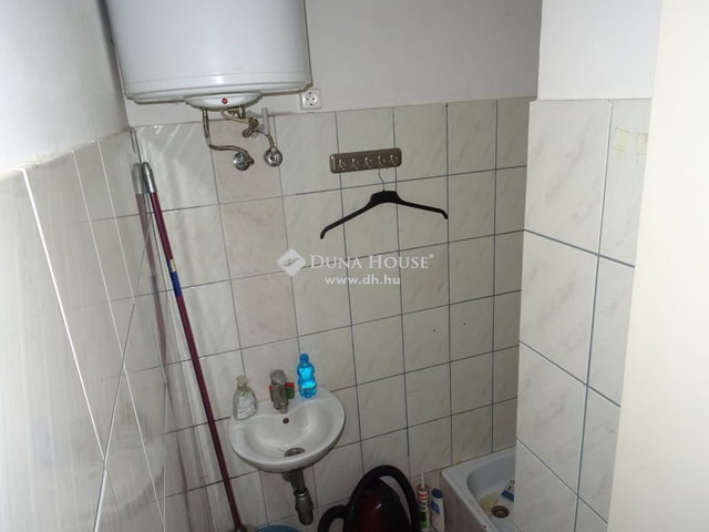 Eladó ipari ingatlan, Tiszakécskén 53.9 M Ft