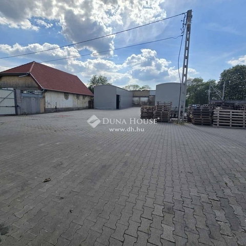 Eladó ipari ingatlan, Kecskeméten 265 M Ft / költözzbe.hu