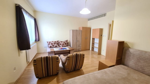 Kiadó téglalakás, albérlet, Pécsett 140 E Ft / hó, 1 szobás