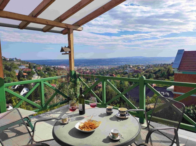 Eladó téglalakás, Pécsett 63 M Ft, 2+1 szobás