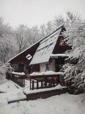 Eladó nyaraló, Verőcén 59 M Ft, 3 szobás / költözzbe.hu