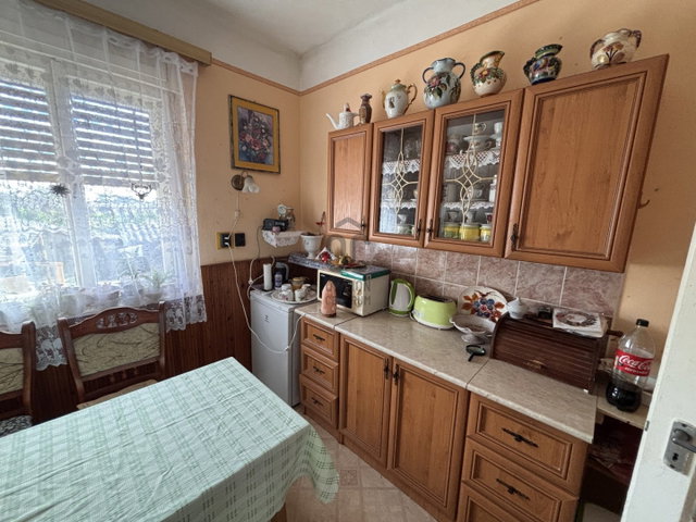 Eladó családi ház, Jenőn 42 M Ft, 3 szobás