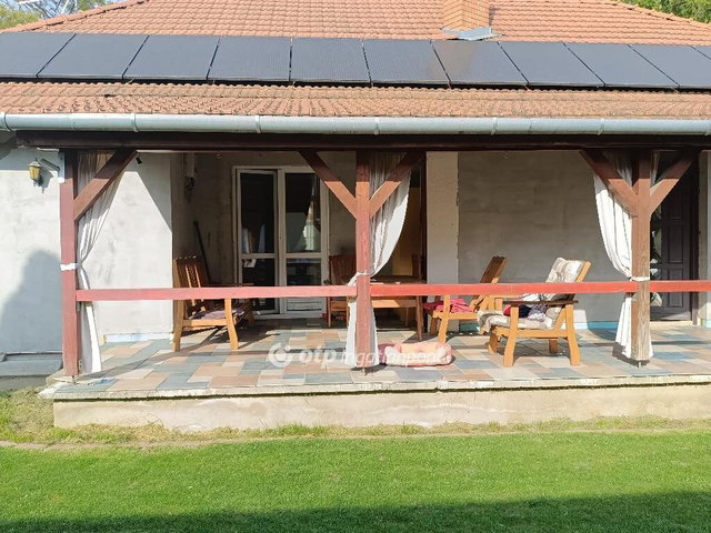 Eladó családi ház, Tárnokon 109 M Ft, 3 szobás