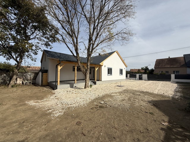 Eladó családi ház, Tokodaltárón 61 M Ft, 3 szobás