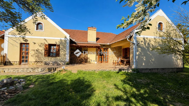 Eladó családi ház, Szilvásváradon 99.999 M Ft, 6 szobás
