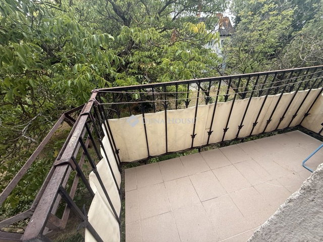 Eladó téglalakás, Pécsett 23.9 M Ft, 1 szobás