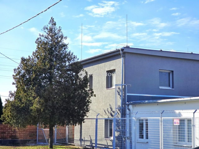 Eladó ipari ingatlan, Pécsett 139.9 M Ft / költözzbe.hu