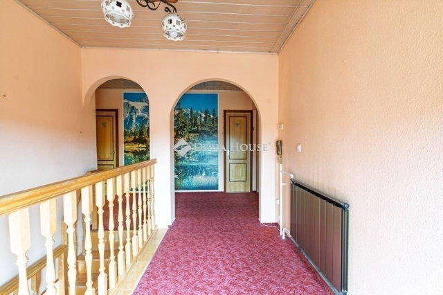 Eladó családi ház, Vecsésen 139.99 M Ft, 5 szobás