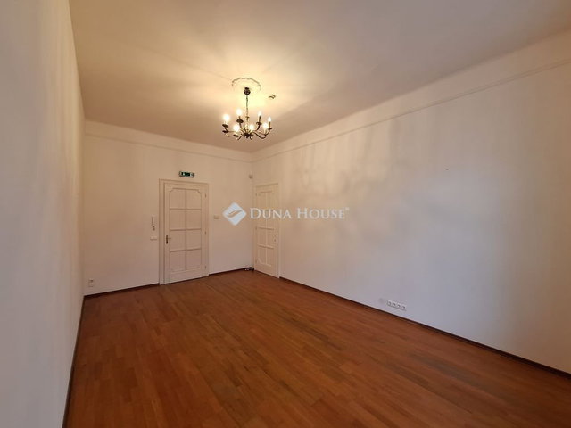 Kiadó iroda, Budapesten, VI. kerületben 206 E Ft / hó