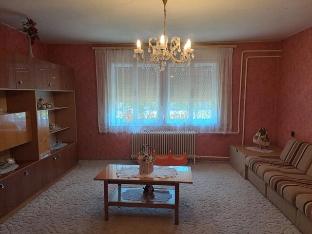 Eladó családi ház, Garán 19.5 M Ft, 5 szobás