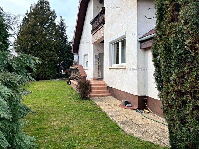 Eladó családi ház, Budakalászon 168 M Ft, 7 szobás