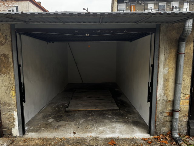 Eladó garázs, Győrött, Köztelek utcában 6.49 M Ft