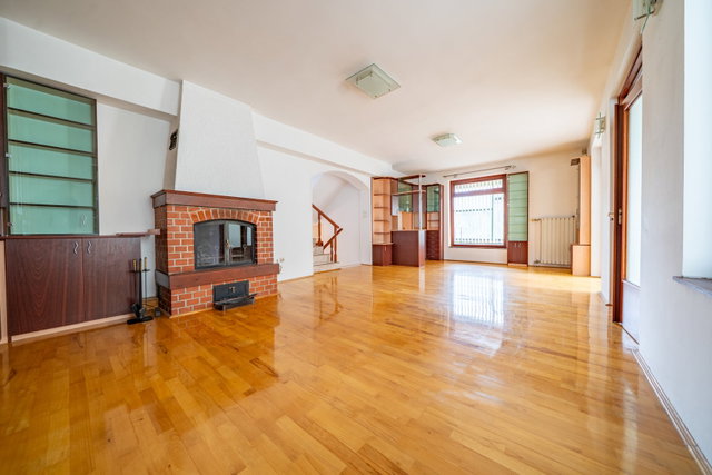 Eladó családi ház, Budaörsön 215 M Ft, 5 szobás