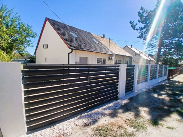 Eladó ikerház, Tökölön 93.9 M Ft, 5 szobás