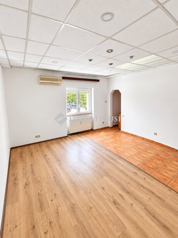 Eladó téglalakás, Várpalotán 39.2 M Ft, 2 szobás