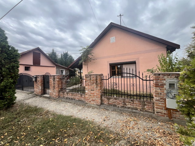 Eladó családi ház, Sarkadon, Veress Sándor utcában 10.9 M Ft