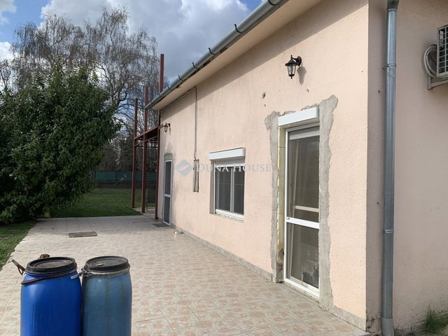Eladó családi ház, Kiskunlacházán 30 M Ft, 1 szobás