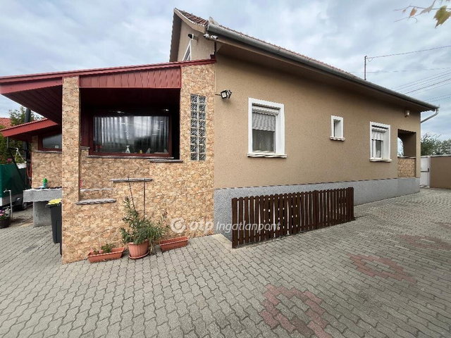 Eladó családi ház, Berettyóújfaluban 84.99 M Ft, 3 szobás
