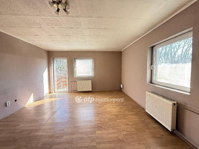 Eladó családi ház, Monorierdőn 71.9 M Ft, 2+2 szobás