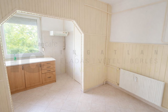 Eladó panellakás, Szegeden 55 M Ft, 2 szobás
