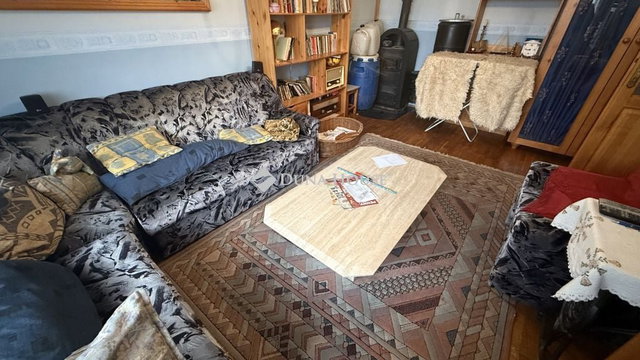 Eladó téglalakás, Oszkón 23 M Ft, 2 szobás