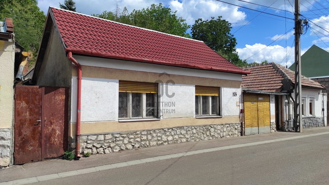 Eladó családi ház, Egerben 27.5 M Ft, 3 szobás