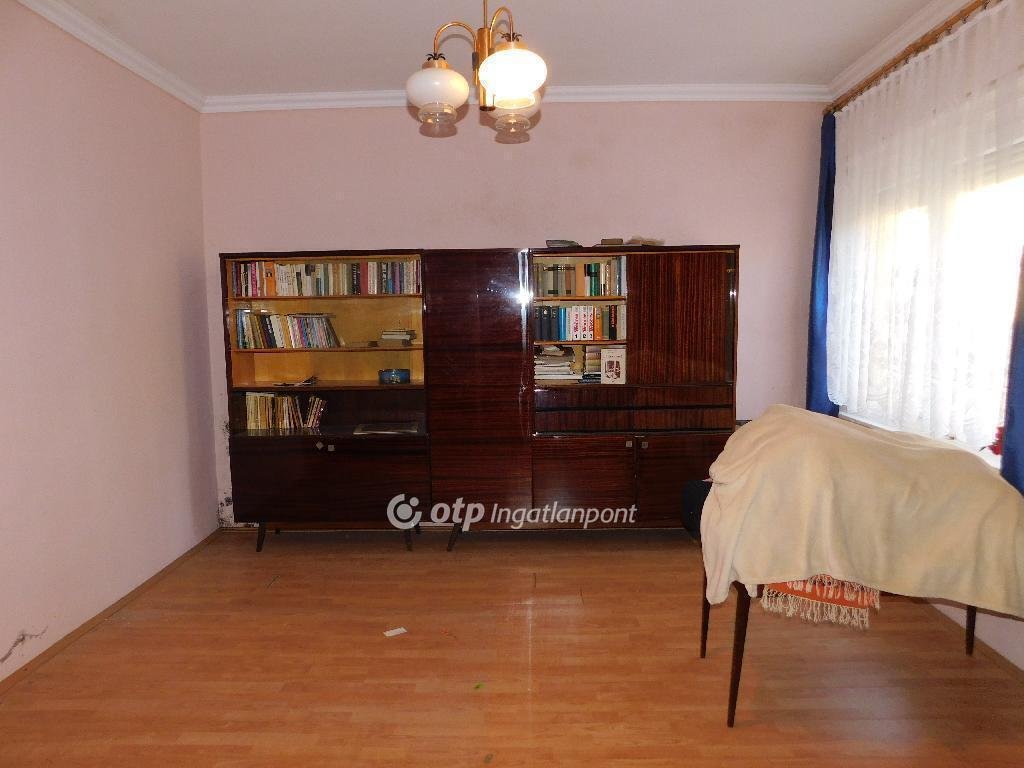 Családi ház · 9 hálószoba · 255 m² · 299.000.000 Ft