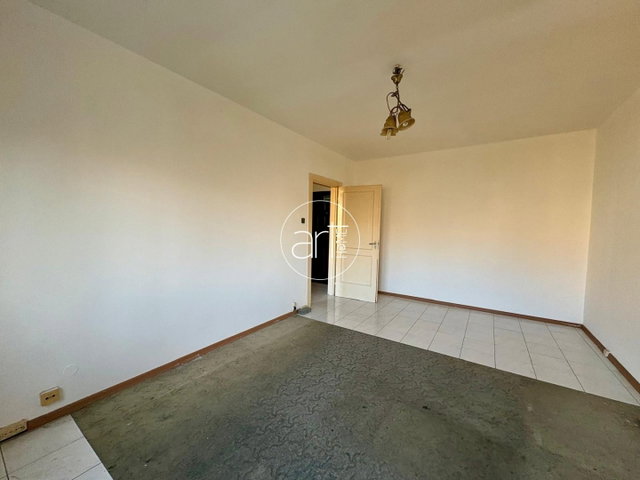 Eladó panellakás, Szegeden, Kereszttöltés utcában 40.2 M Ft