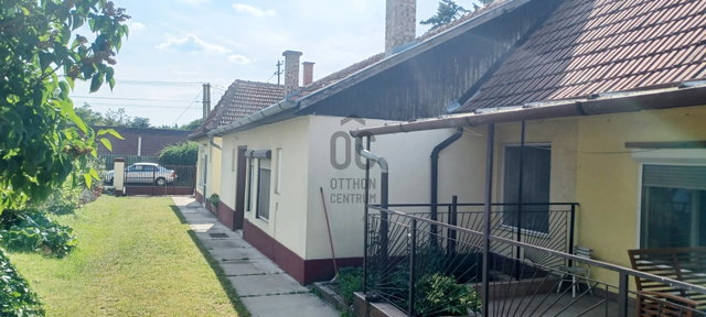 Eladó családi ház, Pécelen 34.9 M Ft, 2 szobás