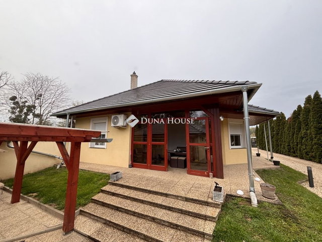 Eladó családi ház, Mihályin 86 M Ft, 4 szobás