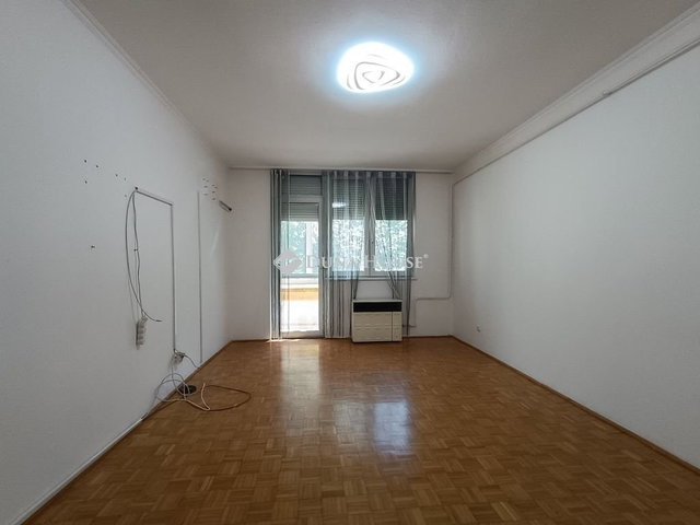 Eladó téglalakás, Szegeden 49.9 M Ft, 2 szobás